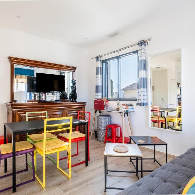 T3 Cros De Cagnes Bord De plage - Two-Bedroom Deluxe Apartment with Garden View - 3