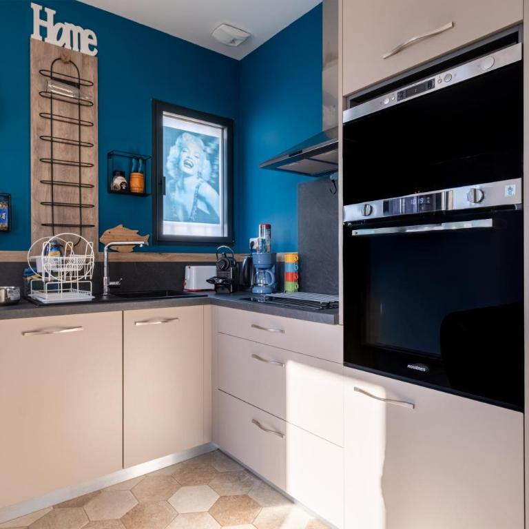 T3 Cros De Cagnes Bord De plage - Two-Bedroom Deluxe Apartment with Garden View - 7