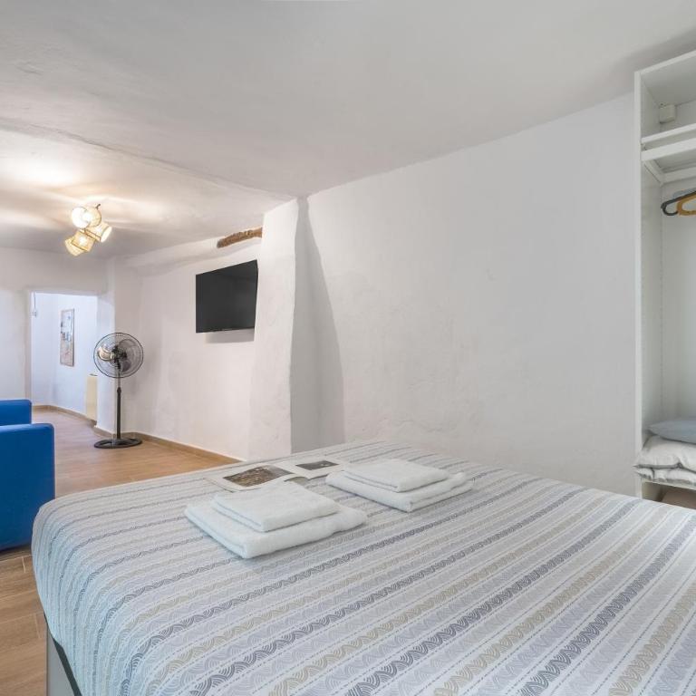 Alicia's House - Superior One-Bedroom Apartment - 14