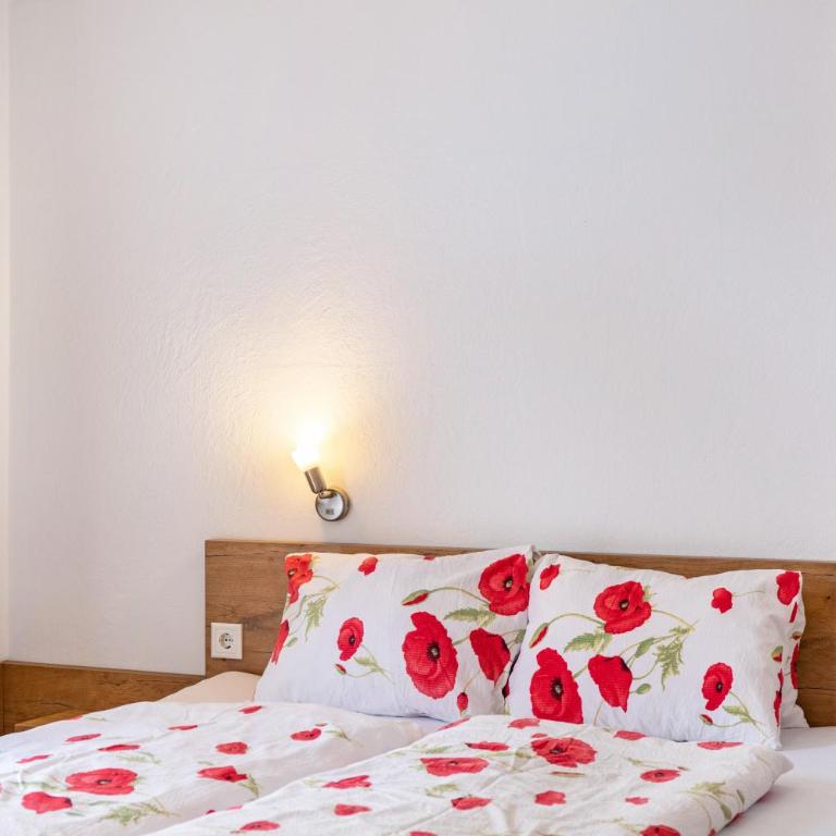 Pension Heidelberg - Dreibettzimmer mit Dusche - 5