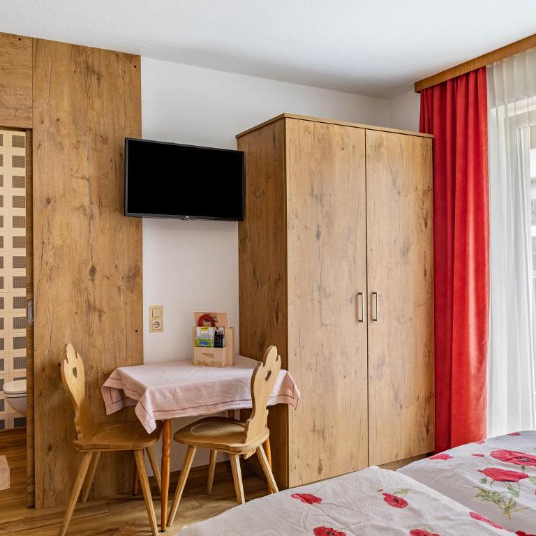 Pension Heidelberg - Dreibettzimmer mit Dusche - 7