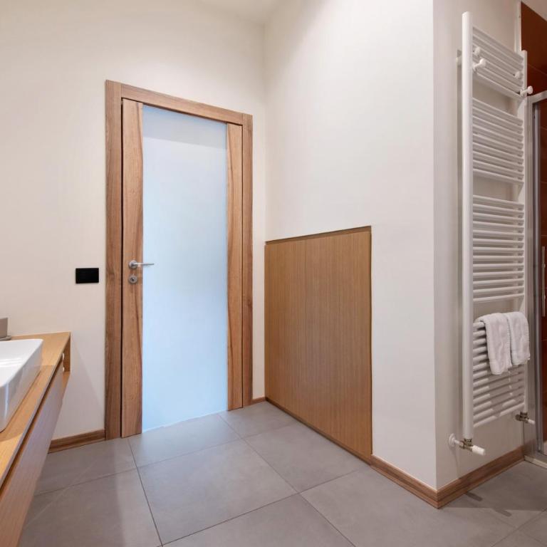 Gemhouse Rubino garda lake - One-Bedroom Apartment with Lake View - 26
