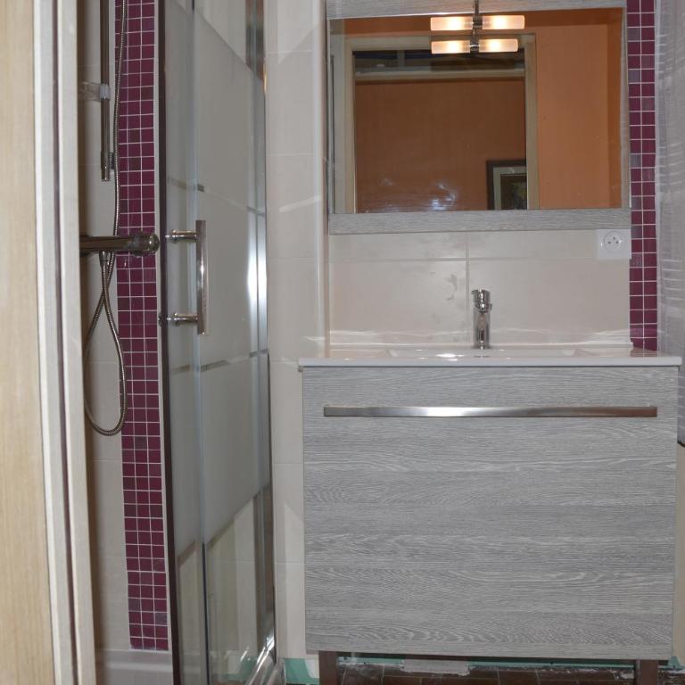 Appartement Vue mer Panoramique - Appartement 1 Chambre Supérieur avec Balcon - 11