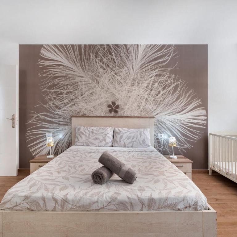 Beach Holidays - Two-Bedroom Deluxe Apartment with Garden View - 9