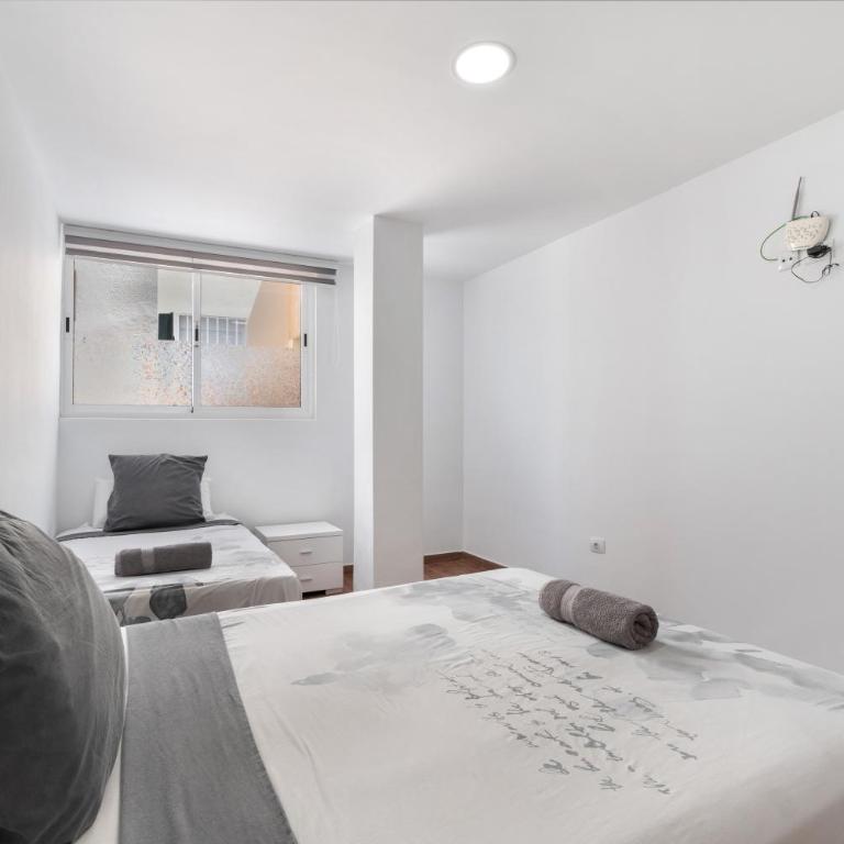 Beach Holidays - Two-Bedroom Deluxe Apartment with Garden View - 16