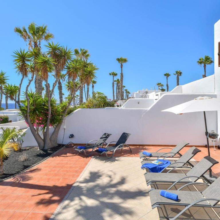 Puerto Chico 2 - Three-Bedroom Premium Apartment with Balcony - 5