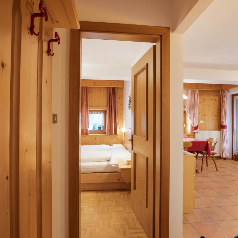 Ciasa Lino Aloch - Appartamento Deluxe con 2 Camere da Letto e Vista Giardino - 6