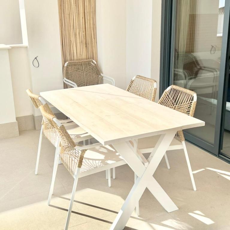 Icon Marina B - Two-Bedroom Deluxe Apartment with Ocean View - 33