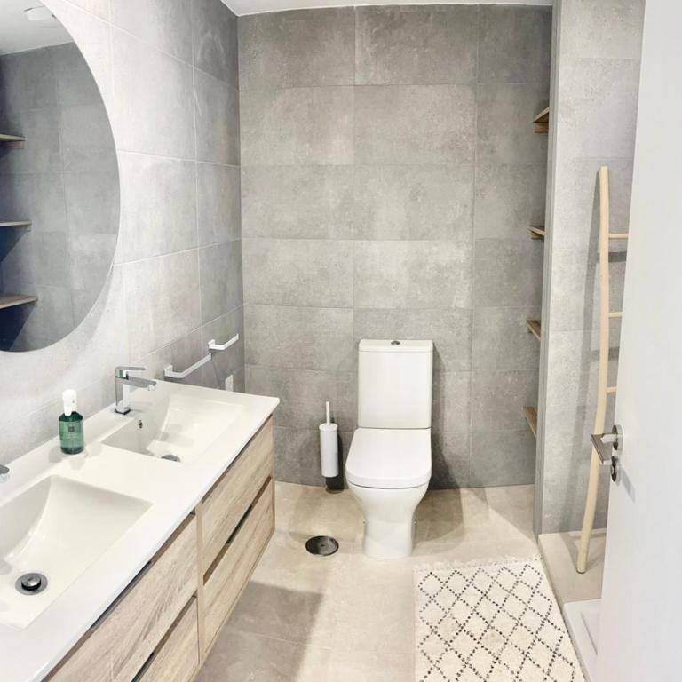 Icon Marina B - Two-Bedroom Deluxe Apartment with Ocean View - 8
