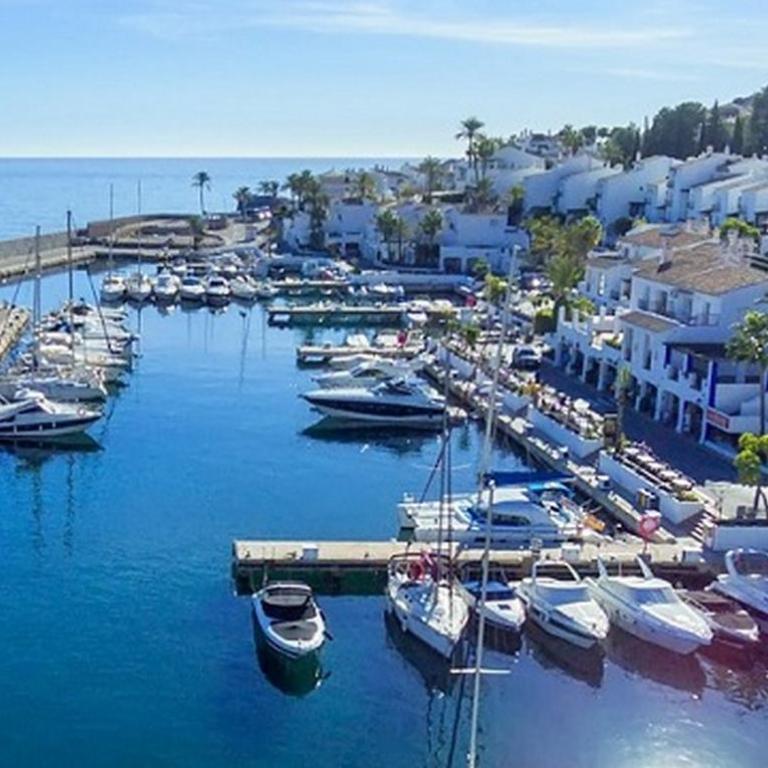 Icon Marina B - Two-Bedroom Deluxe Apartment with Ocean View - 36