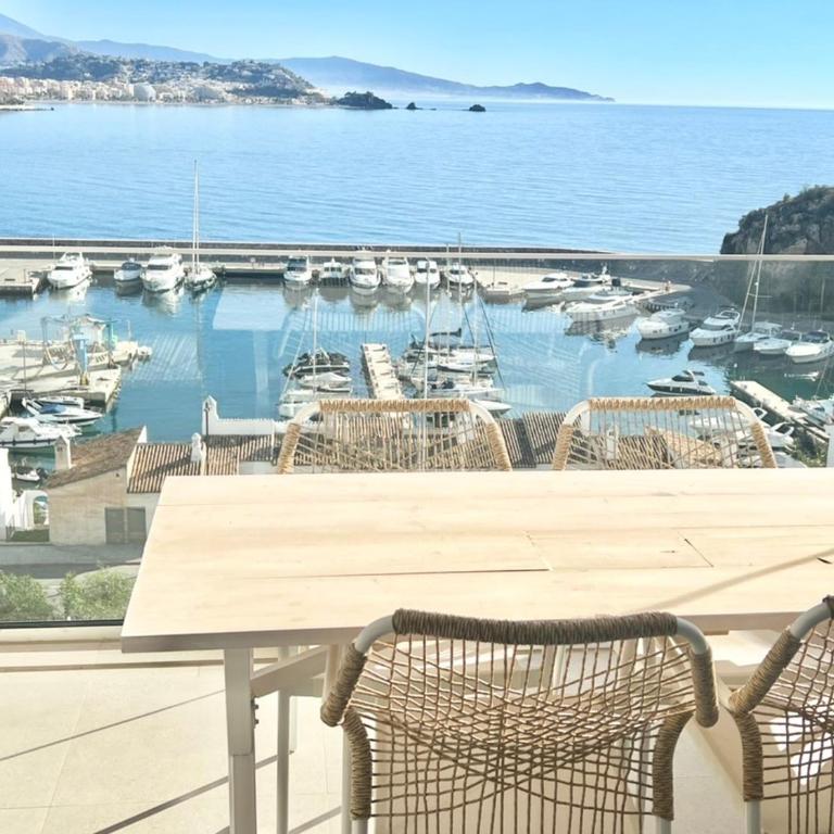 Icon Marina B - Two-Bedroom Deluxe Apartment with Ocean View - 14