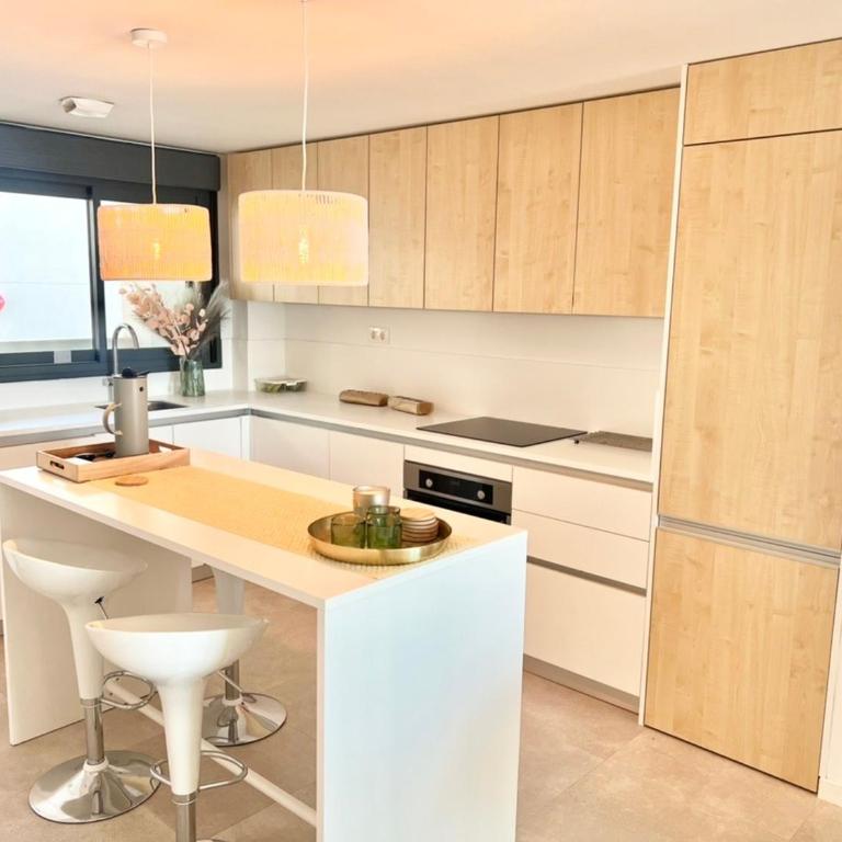 Icon Marina B - Two-Bedroom Deluxe Apartment with Ocean View - 6