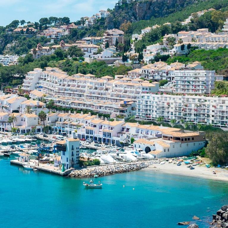 Icon Marina B - Two-Bedroom Deluxe Apartment with Ocean View - 35