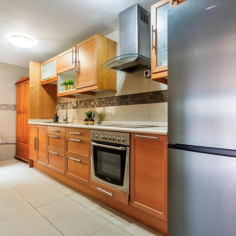 Apartamento Sol y Playa - Apartamento de 2 dormitorios con vistas a la montaña - 2