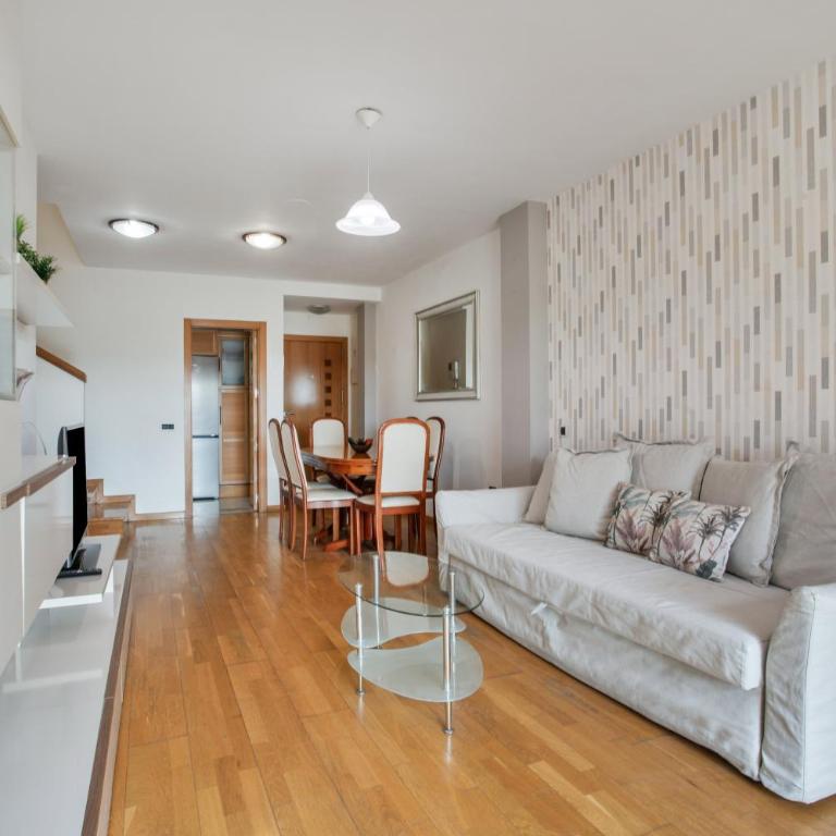 Apartamento Sol y Playa - Apartamento de 2 dormitorios con vistas a la montaña - 1