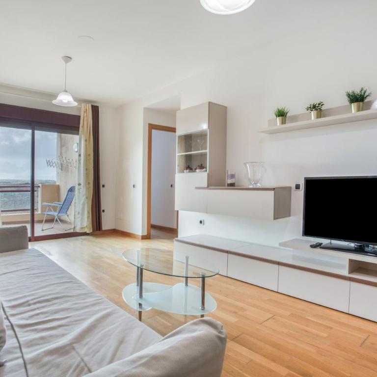 Apartamento Sol y Playa - Apartamento de 2 dormitorios con vistas a la montaña - 4