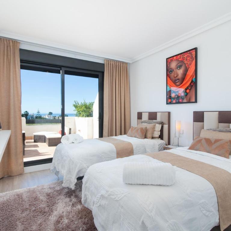 Sunset Golf, sea view and pool - Two-Bedroom Deluxe Apartment with Ocean View - 18
