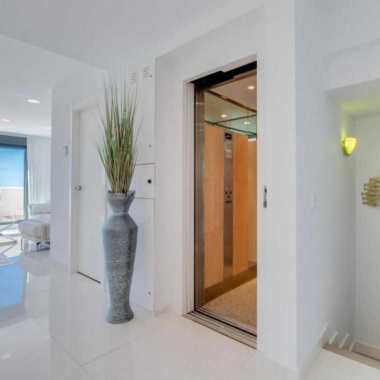 Sunset Golf, sea view and pool - Two-Bedroom Deluxe Apartment with Ocean View - 12