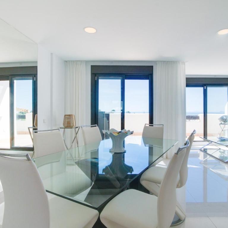 Sunset Golf, sea view and pool - Two-Bedroom Deluxe Apartment with Ocean View - 11