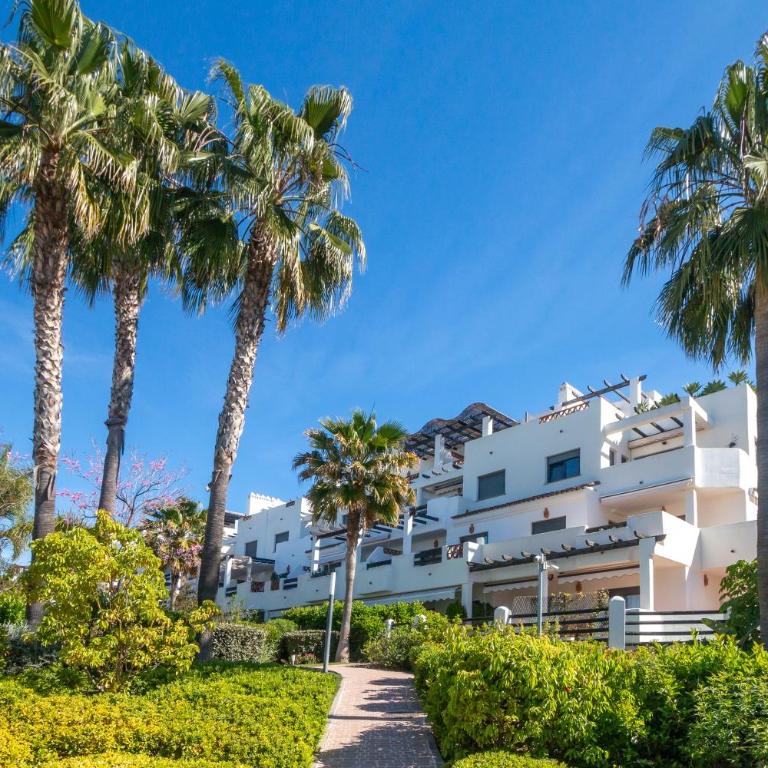 Sunset Golf, sea view and pool - Two-Bedroom Deluxe Apartment with Ocean View - 31