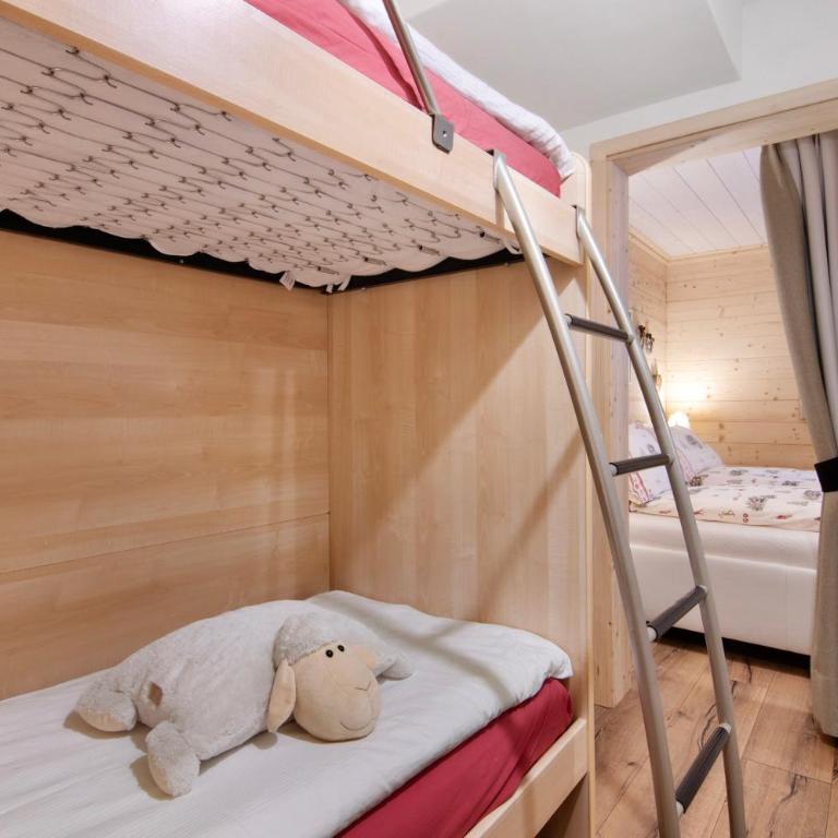 A casa di Anna - Appartamento Deluxe con 2 Camere da Letto e Vista Giardino - 15