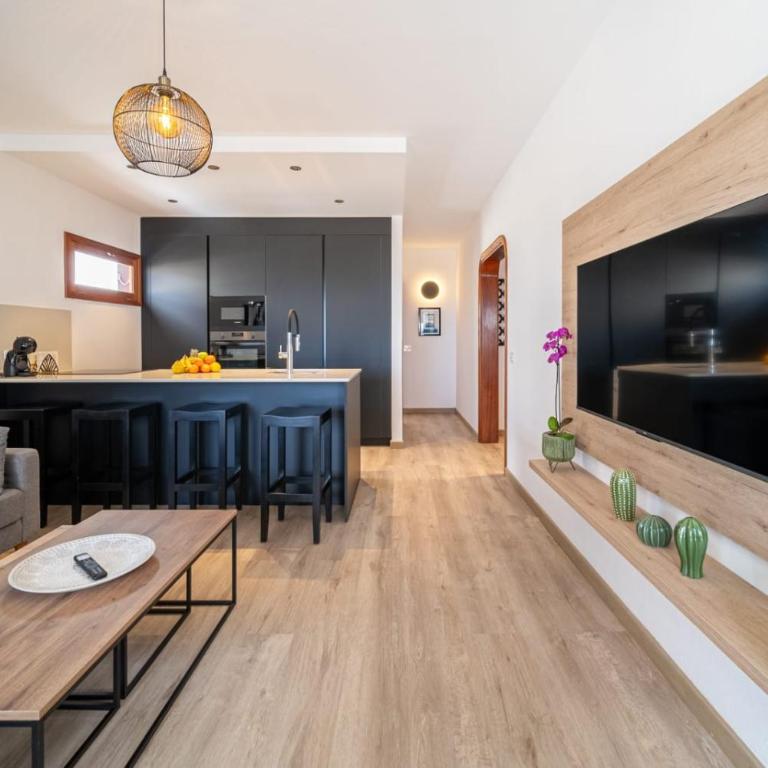 Callao - Two-Bedroom House - 8