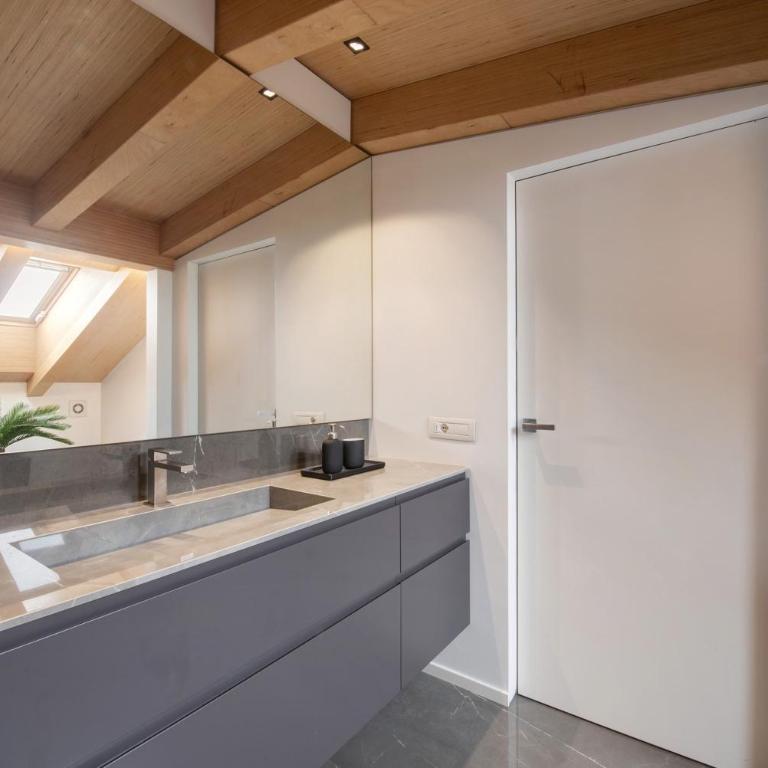 Luxury Lakefront Penthouse - Deluxe-Apartment mit 2 Schlafzimmern und Gartenblick - 15