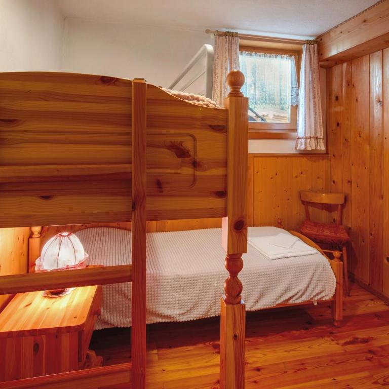 Appartamenti Marmolada Falcade - Appartamento Deluxe con 2 Camere da Letto e Vista Giardino - 13
