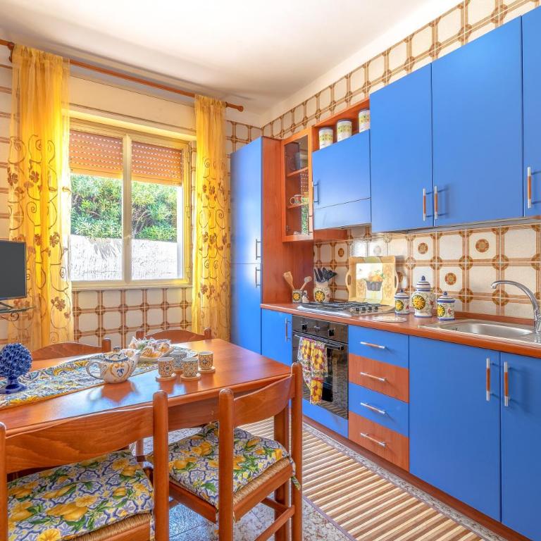 Villa le tre Commari - Blu - Appartamento Deluxe con 2 Camere da Letto e Vista Giardino - 5