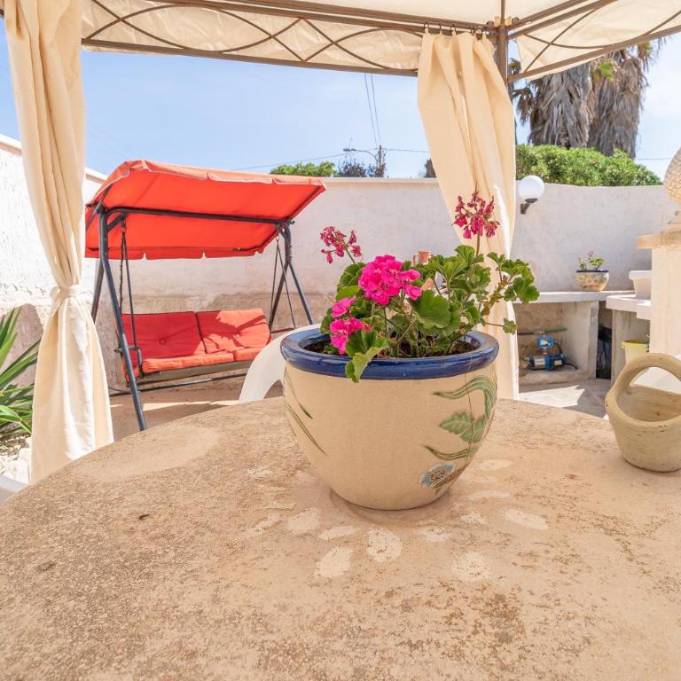 Villa le tre Commari - Blu - Appartamento Deluxe con 2 Camere da Letto e Vista Giardino - 25