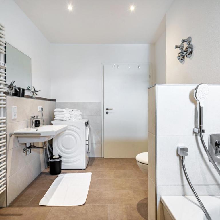 Haus Katharina 2 - Deluxe-Apartment mit 2 Schlafzimmern und Gartenblick - 21