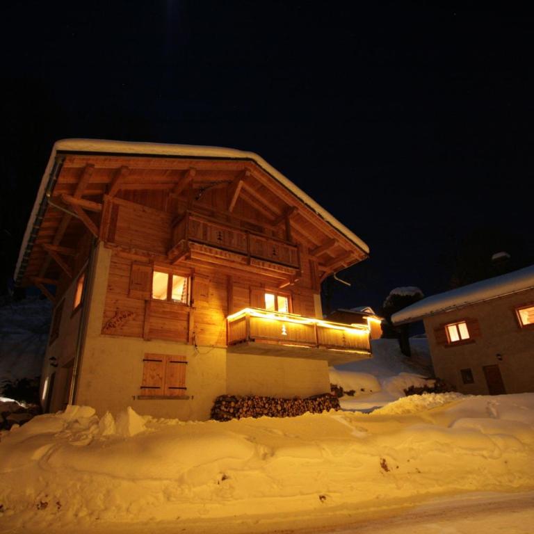 Le Grépon, Piscine et Aire de jeux - Chalet - 38