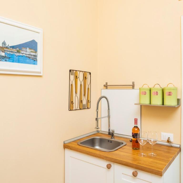 Casa Nirè 2 - City center - Apartment with Shower - 15