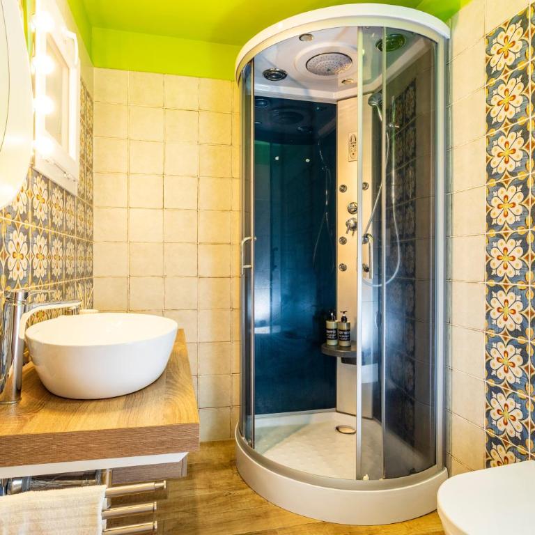 Casa Nirè 2 - City center - Apartment with Shower - 18