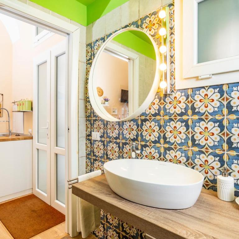 Casa Nirè 2 - City center - Apartment with Shower - 20
