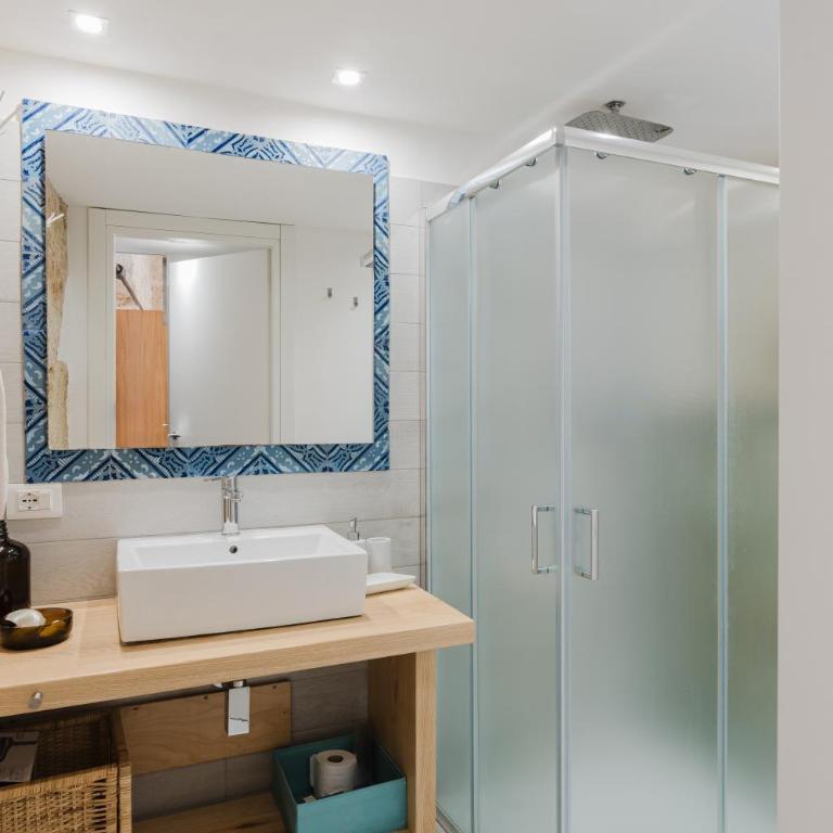 Casa Velella - Apartment with Shower - 17