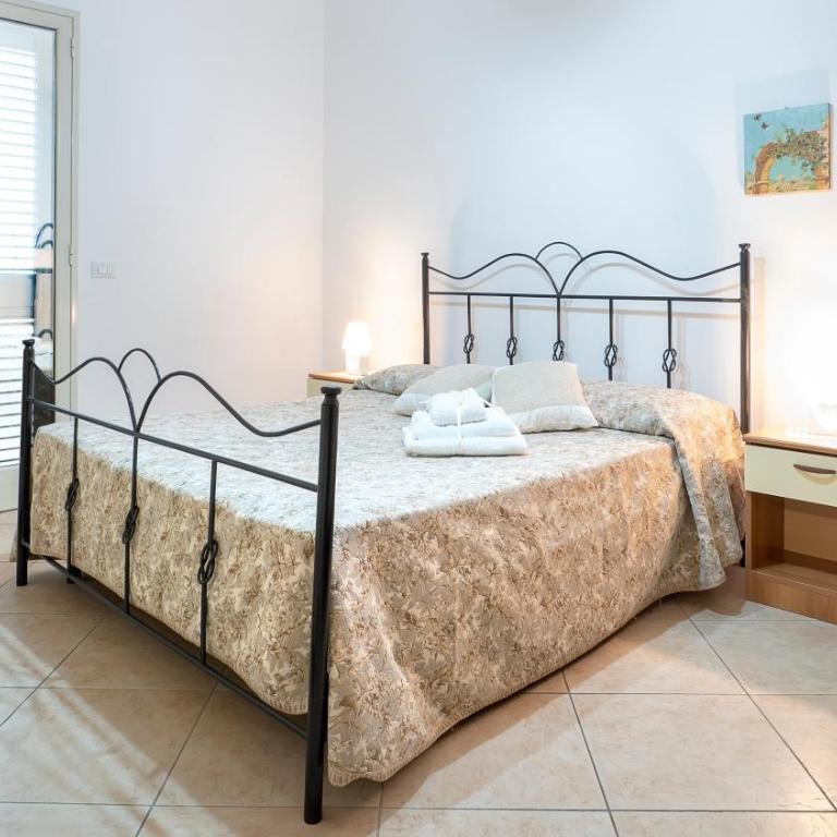 Appartamento Magenta - Appartamento Deluxe con 2 Camere da Letto e Balcone - 12