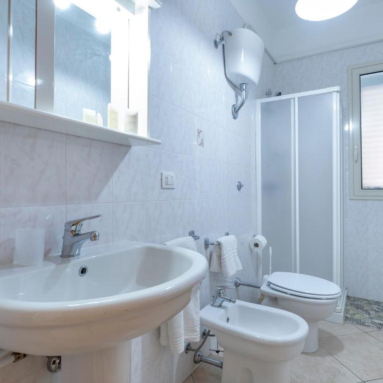 Appartamento Magenta - Appartamento Deluxe con 2 Camere da Letto e Balcone - 23