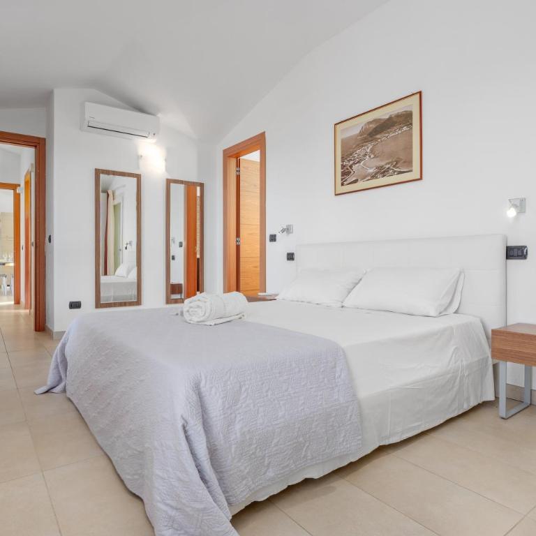 Villa Marconi Apartment 12a attico - Appartamento Deluxe con 2 Camere da Letto e Vista Oceano - 12