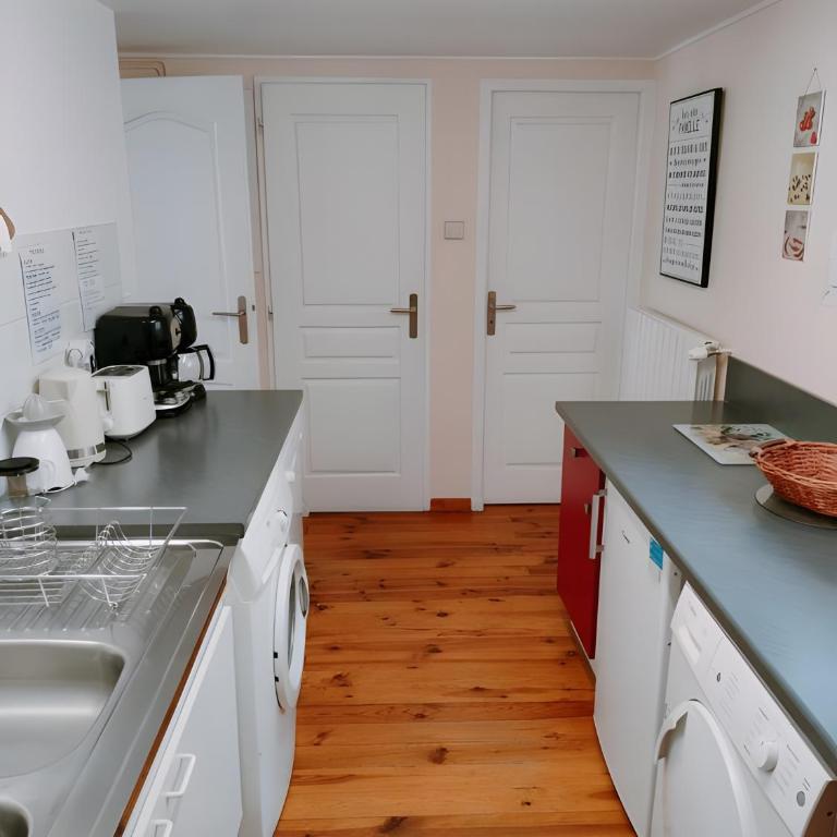 Gite Notre Désir - Two-Bedroom Deluxe Apartment with Garden View - 6