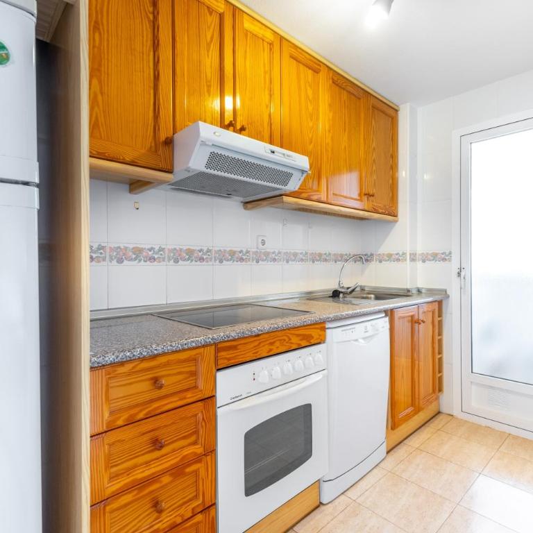Casa en la playa con piscina Teresa - Two-Bedroom House - 11