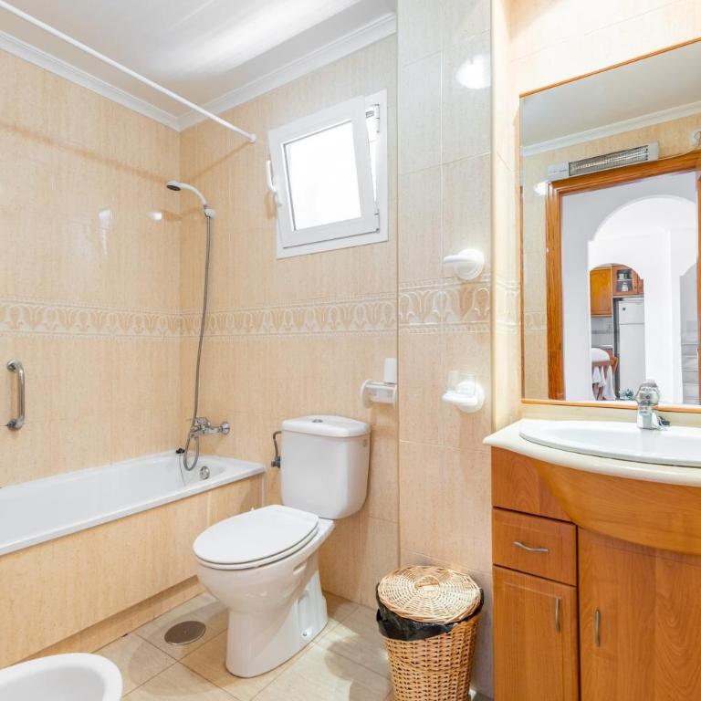 Casa en la playa con piscina Teresa - Two-Bedroom House - 17