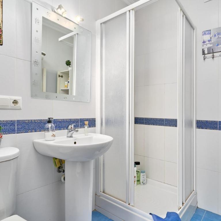 Casa con bellas vistas sobre la bahía de Nerja - Apartamento Deluxe de 2 dormitorios con vistas al mar - 14