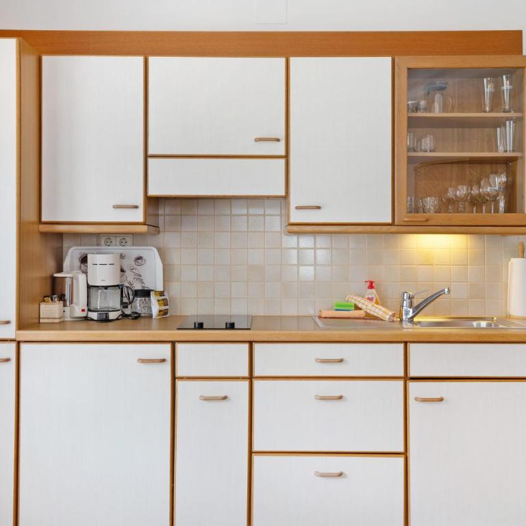 Mayr Apartments Zwei - Two-Bedroom Deluxe Apartment with Garden View - 11