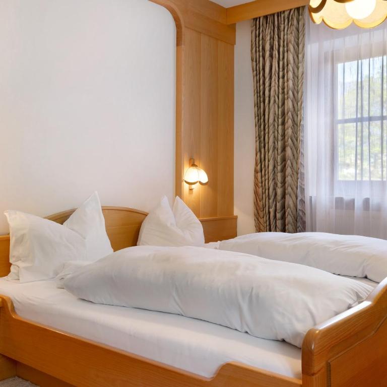 Mayr Apartments Zwei - Two-Bedroom Deluxe Apartment with Garden View - 12