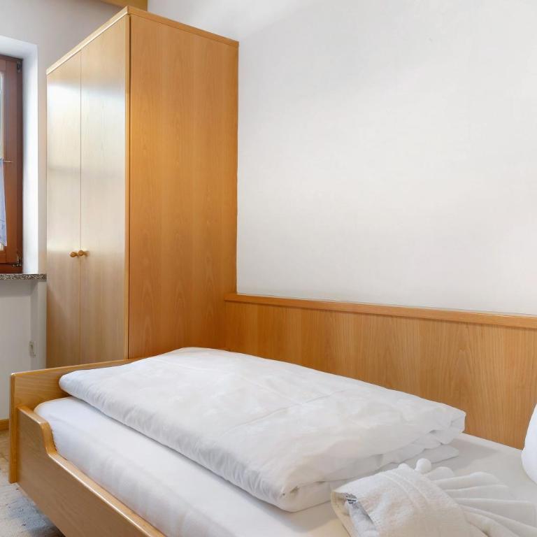 Mayr Apartments Zwei - Two-Bedroom Deluxe Apartment with Garden View - 17