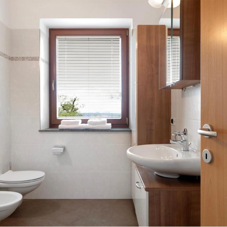Altebnerhof Leifers - Appartamento Deluxe con 2 Camere da Letto e Vista Giardino - 19