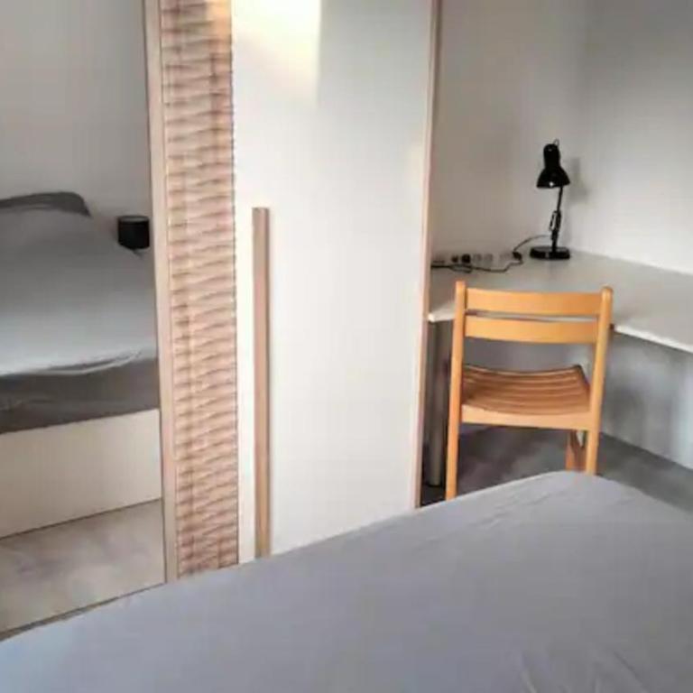Chez Gaston - Two-Bedroom Deluxe Apartment with Garden View - 12