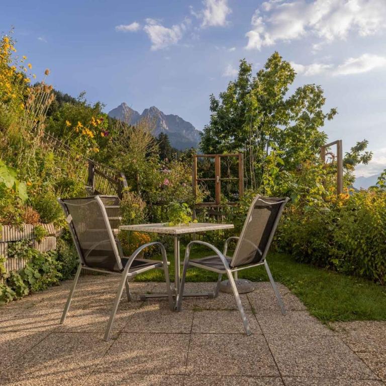 Ferienwohnung Serlesblick - Apartment mit 1 Schlafzimmer und Gartenblick - 16