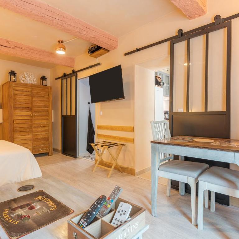 Sublime Appartement Centre D’aix - One-Bedroom Apartment with Garden View - 2